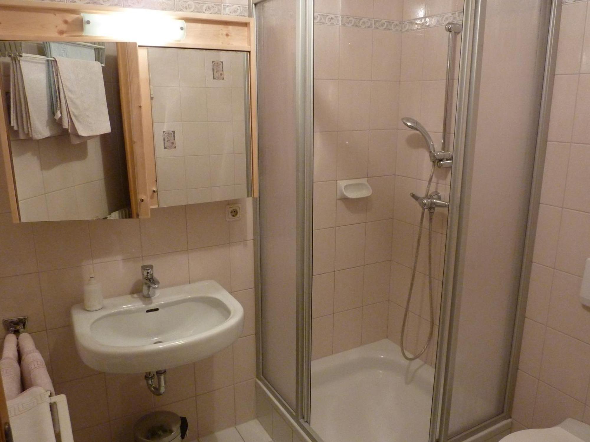 היליגנבלוט Pension Appartement Ambrosi מראה חיצוני תמונה