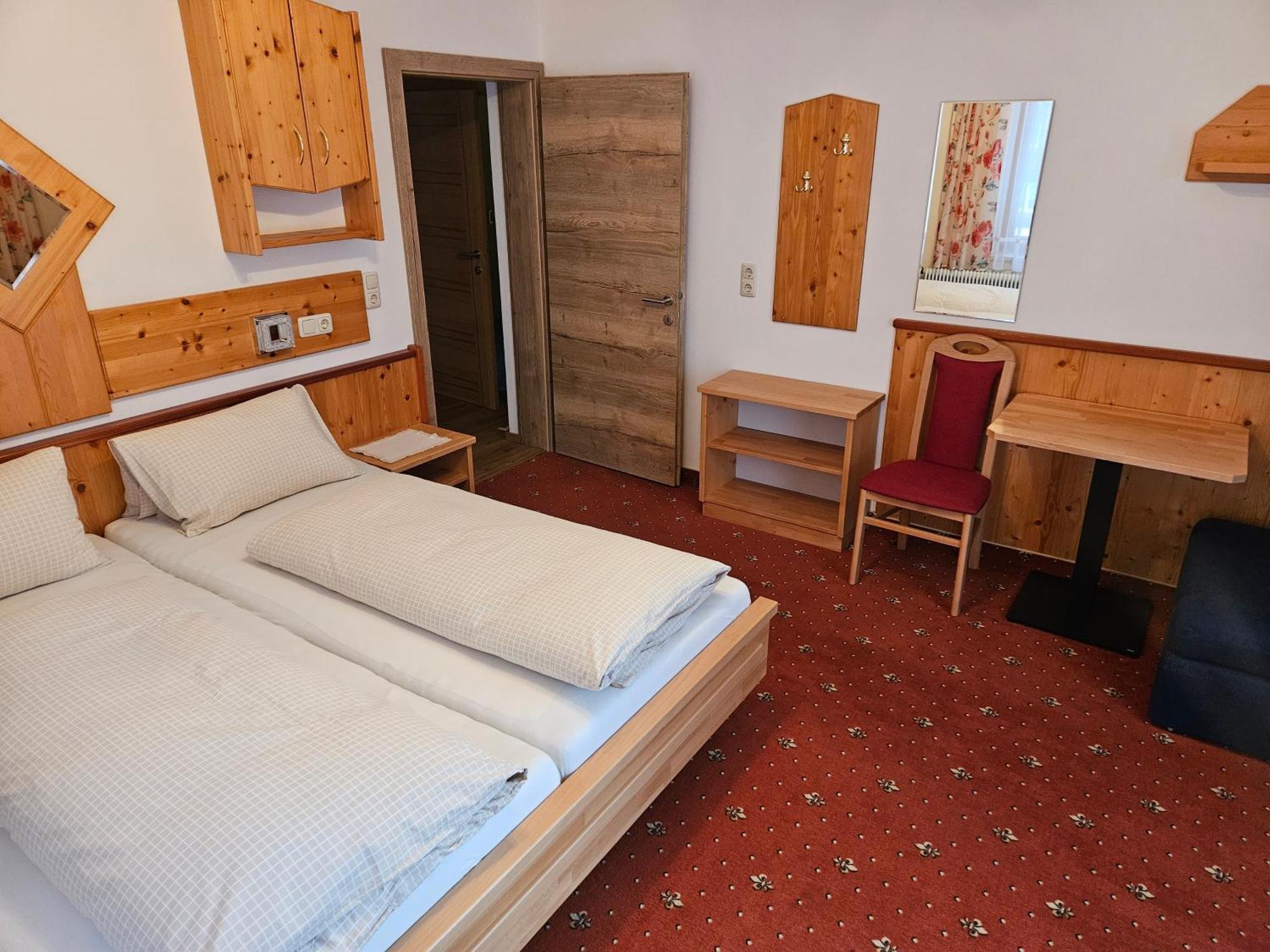 היליגנבלוט Pension Appartement Ambrosi מראה חיצוני תמונה