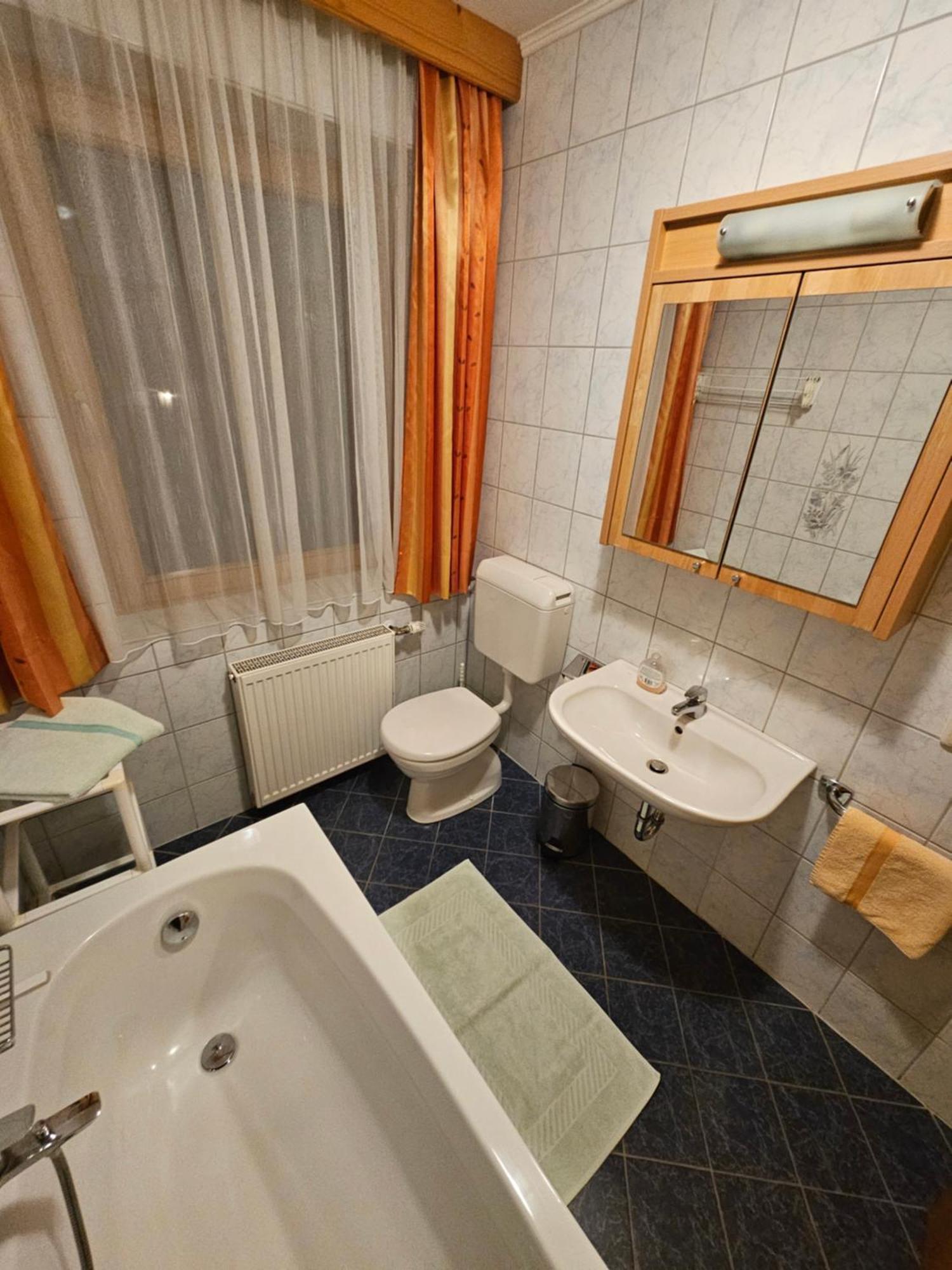 היליגנבלוט Pension Appartement Ambrosi מראה חיצוני תמונה