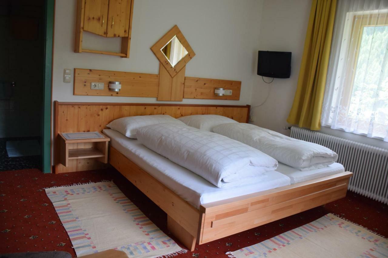 היליגנבלוט Pension Appartement Ambrosi מראה חיצוני תמונה